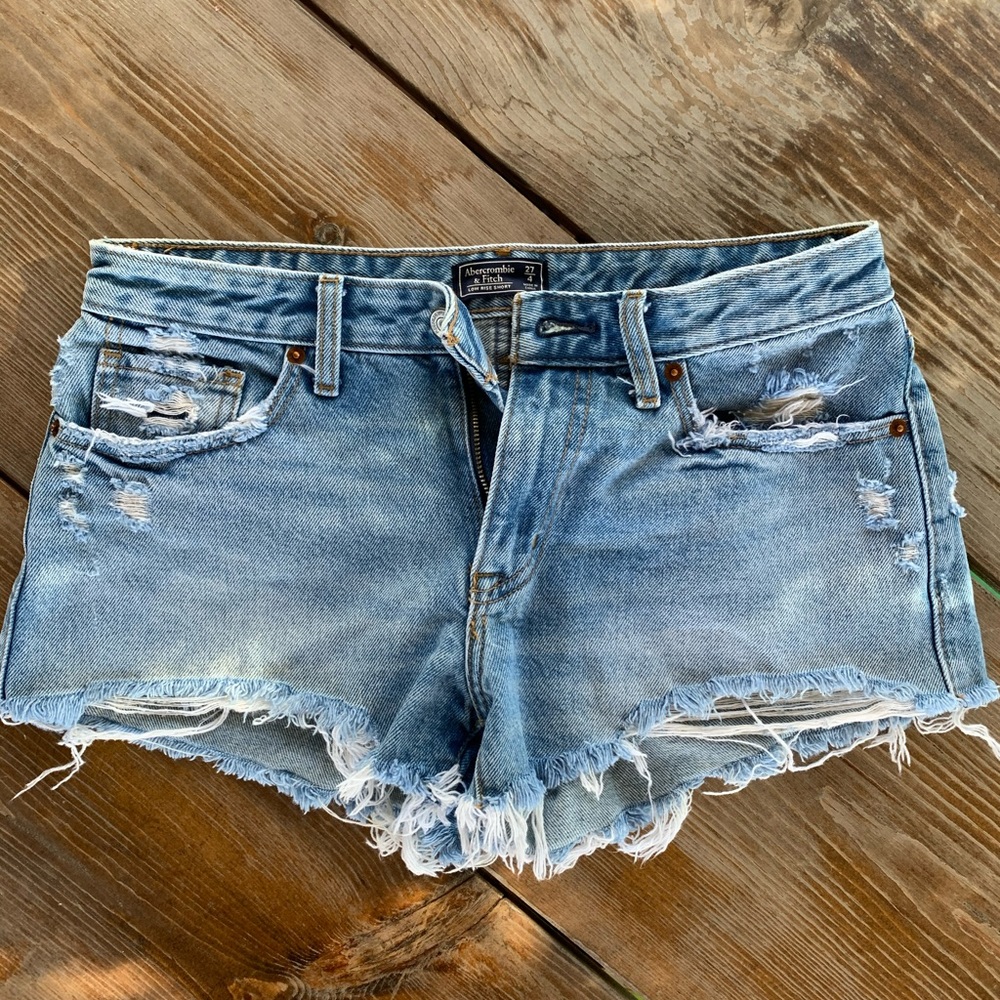 Abercrombie & Fitch low rise shorts